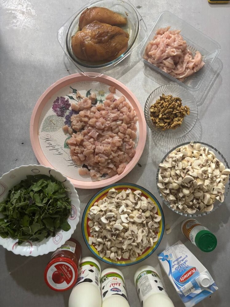 برگزاری کارگاه آموزش پخت پاستا با سس‌های دست‌ساز در خوابگاه سمیه به همت کانون هنر‌های تجسمی دانشگاه